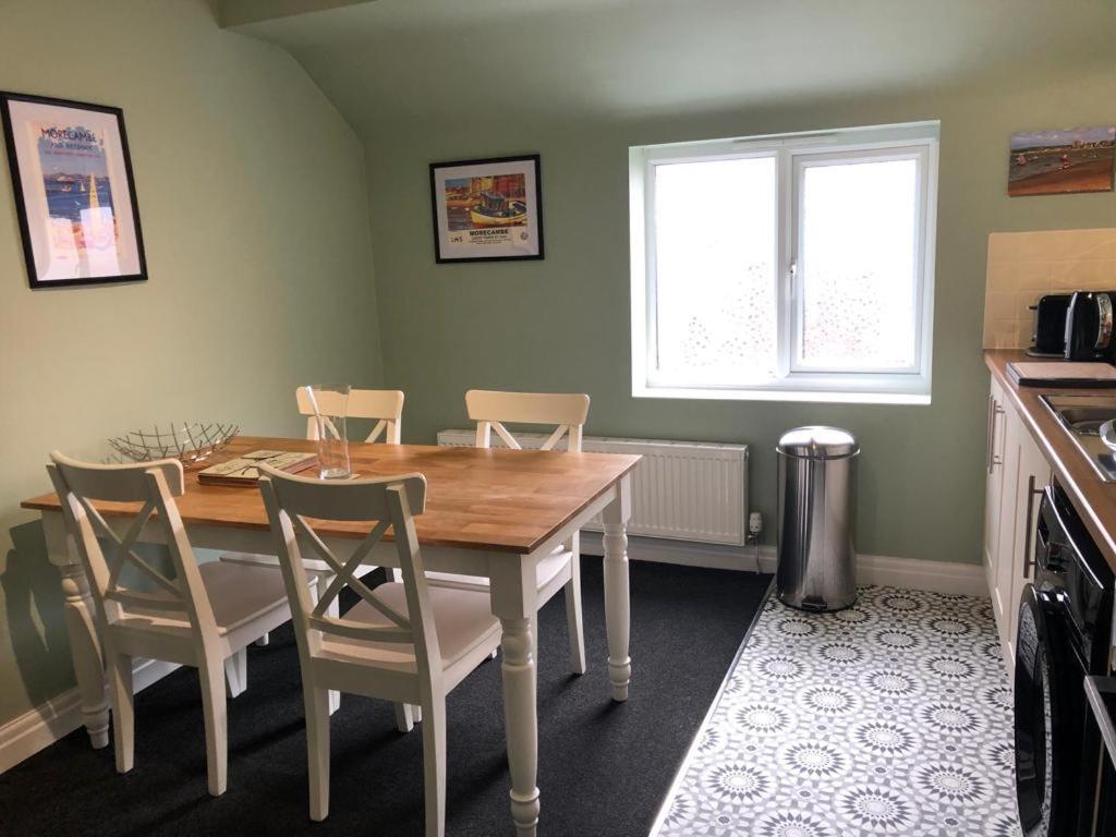 Bare Village Holiday Apartment Morecambe Exteriör bild